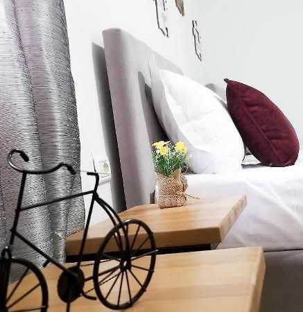 Spacious And Cozy Apartment - Ajia Apartment 티라나 외부 사진