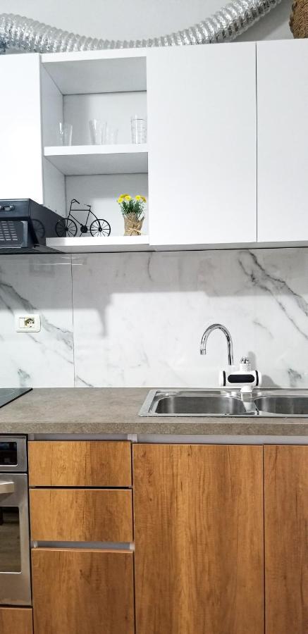 Spacious And Cozy Apartment - Ajia Apartment 티라나 외부 사진